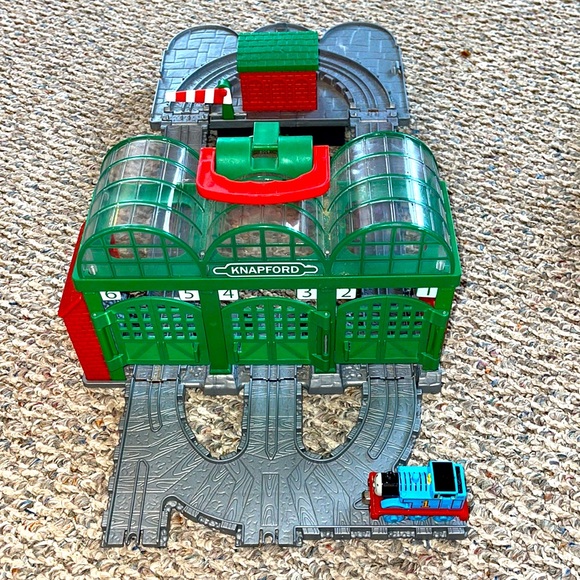 Thomas & Friends Toys Thomas And Friends Knapford Station Take N Play Train Set With Thomas